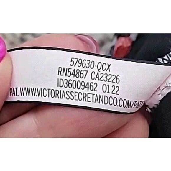 Victoria’s Secret Lace Bralette L Black Heart Mesh Romantic Lingerie EUC - Picture 6 of 8